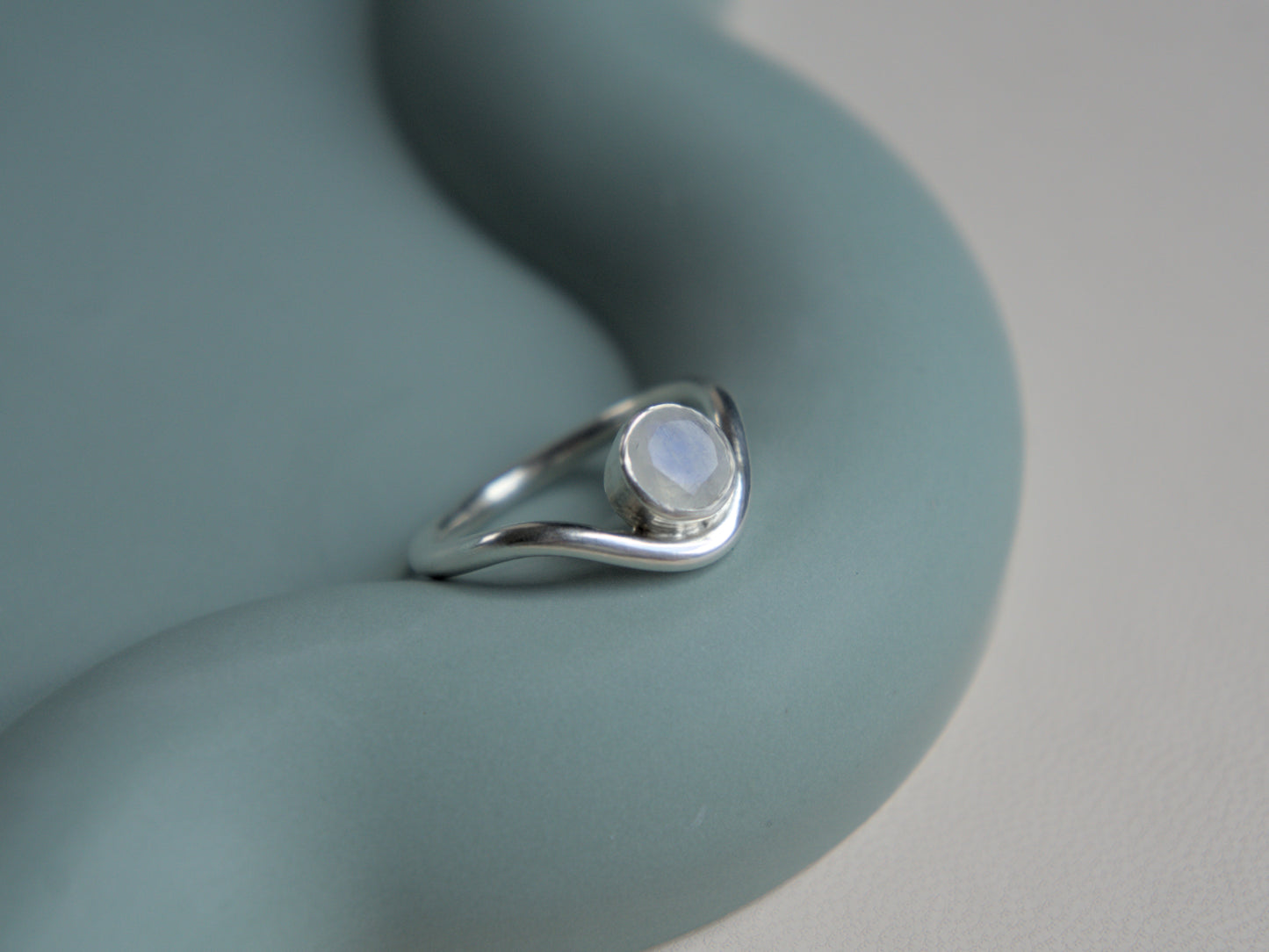 THE MOONRISE - Recycled Silver Moonstone Ring with Curved Band